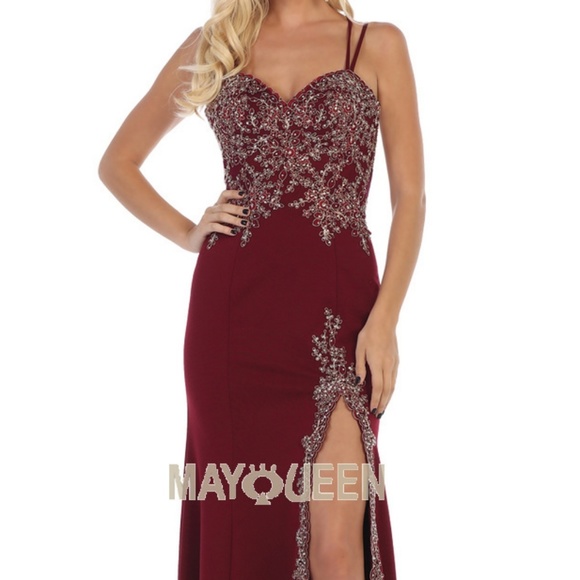 Double strapped fitted embellished evening dress - Picture 5 of 7